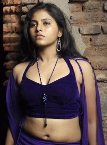 Tamil Actress Anjali Hot Navel Show Pics