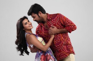 Oorla Rendu Raja Movie Latest Photos