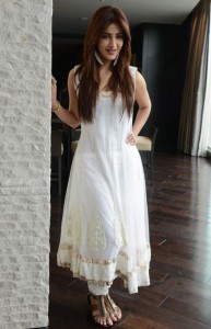 Shruti Hassan Sexy Stills in White Dress